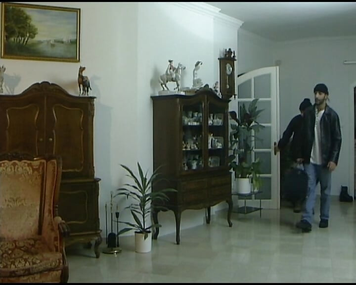 Αδύνατη Γερμανίδα τρώει χύσια στο πρόσωπο μετά από καυτό πρωκτικό γαμήσι