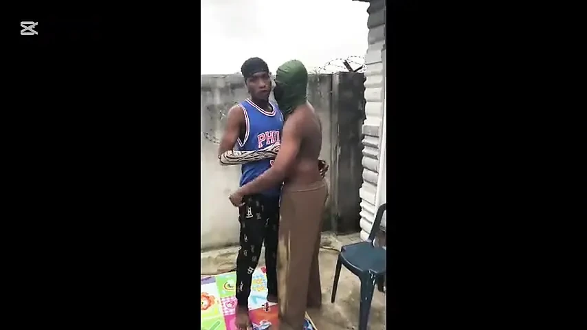 En lui donnant ce qu’il était venu chercher