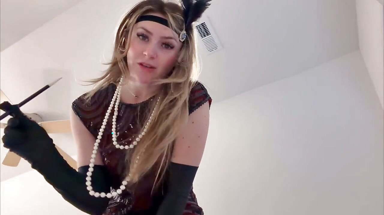 London 1920's Giantess