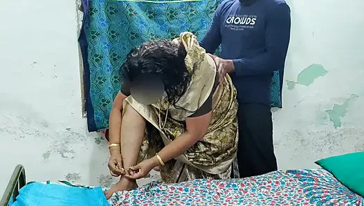 Aku menggosok bagian pribadi ibu tiriku dengan lidahku dan ejakulasi selama seks anal panas dan kasar.