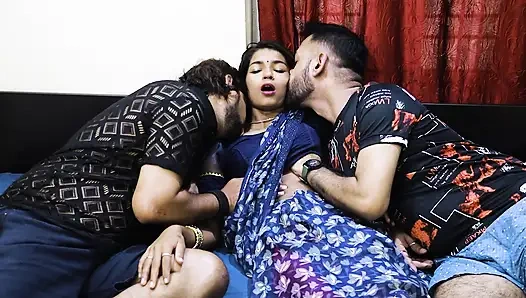 HINTLI BIR YENGE VE NEIGHBER ERKEKLERI ÇETESININ BIR HIKAYESI, ODASıNA GELDI VE DEDIKODU YAPTı VE SONRA ONU SERT SIKTI.