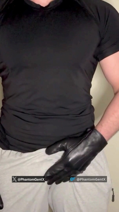 Veins Throbbing on Fat Cock - PhantomGentX