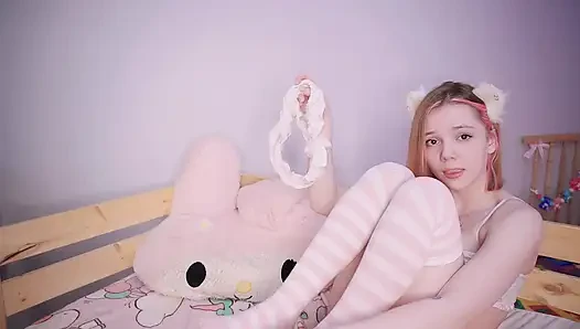 Teen 18 kätzchen will papis sperma!