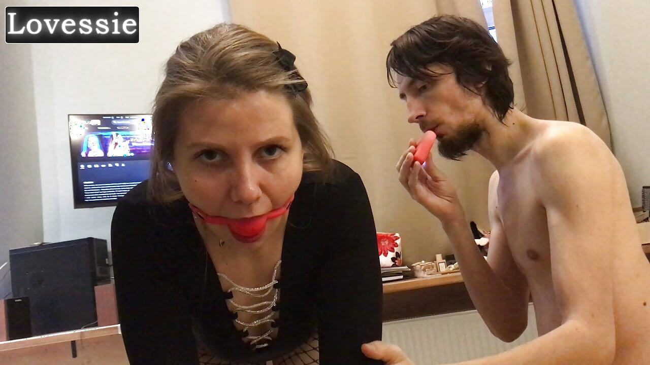 An obedient, hot MILF with a big butt serves her master and becomes a piece of human furniture - Lovessie