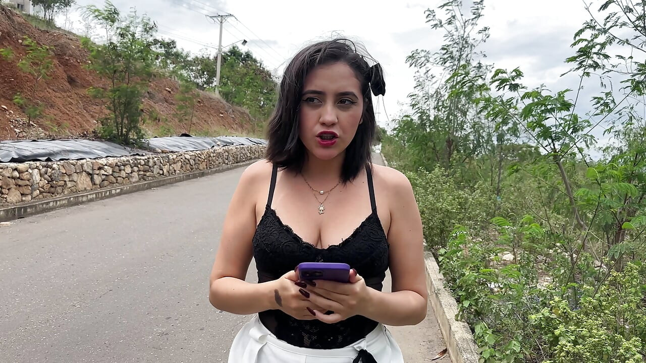 Primeira sessão de fotos com uma garota estranha da bunda grande e eu acabei gozando dentro dela