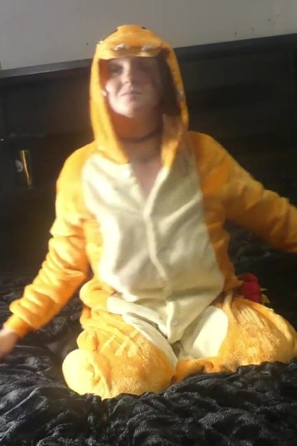 Renee Sakuya dalam Tarian Sit Charizard, Filem Senyap