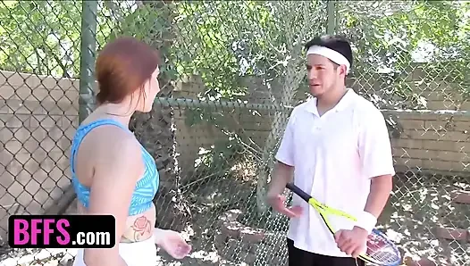 Bffs - pelatih tenis yang lagi sange mengangkat rok mini muridnya dan ngentot memek becek mereka di lapangan