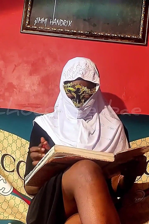 Sexy Newly Wed Hijabi Madam Gets so Horny Thinking About the Affair with Her stepbrother the Night Before Her Wedding!!