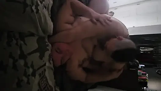 Tamparan keras, gaya anjing, orgasme misionaris bagian empat