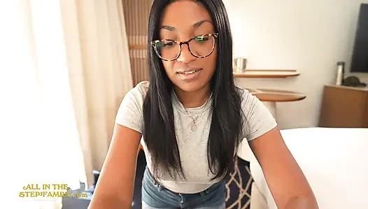 Virgin Stepsister Naomi Noel Has Never Seen a Penis! - Aitsfs2e14