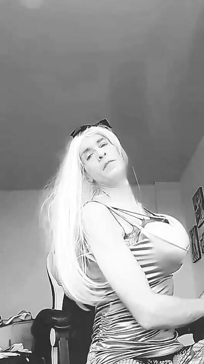 Shemale sissy fucking her ass