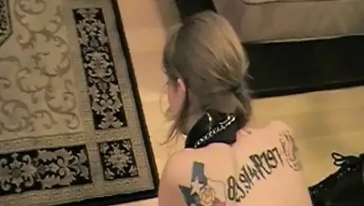 Лесбиянки занимаются эротическим сексом друг с другом