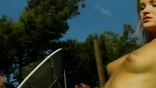Verführerische blonde schätzchen genießen heiße lesben-action