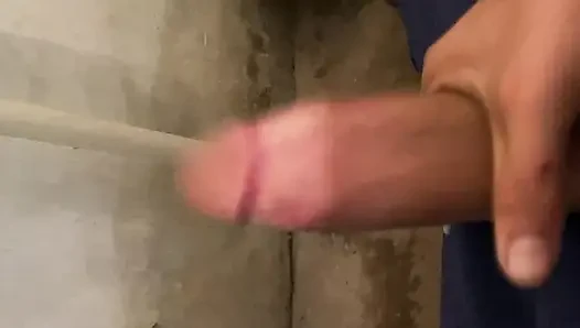 Tuvalette azgındım, internette çok boşalmak zorunda kaldım... GusttaGGoficial