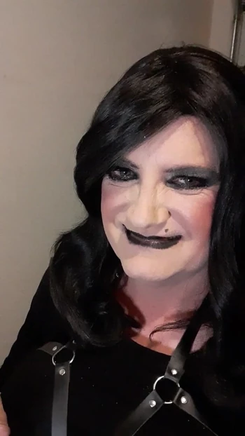 Tranny  ashtray slave