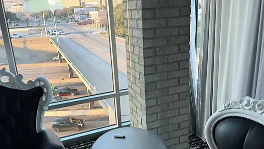 Tante seksi ini kepergok ngentot habis-habisan