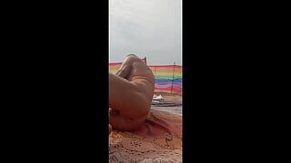 Kul på stranden med min dildo