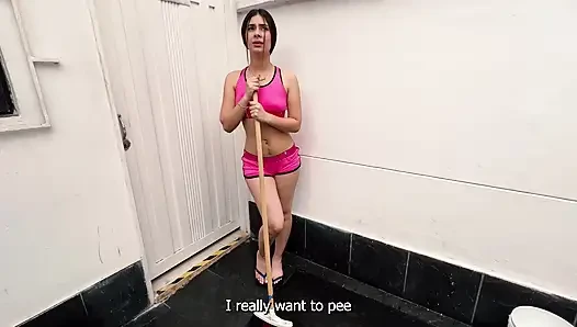 Aku kencing di kematangan temanku