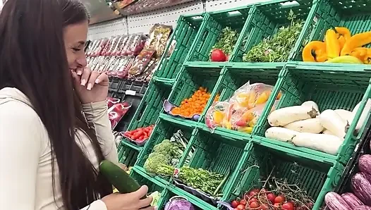A Teacher Saw a Student Choosing Cucumbers at a Store, but Noticed She Had Lubricant Between Her Legs and Offered to Help