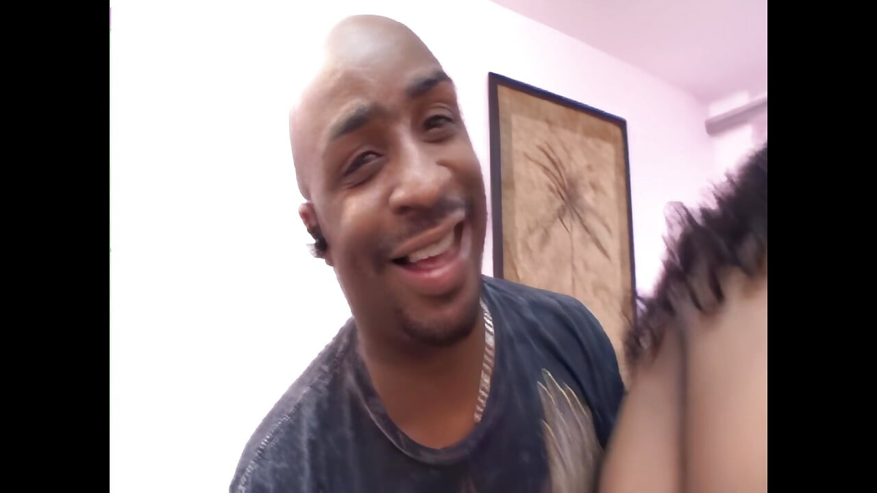 Μην πεις λέξη... ή συντρίβω τον πούτσο σου με το μεγάλο μου κώλο! -τόμος #01