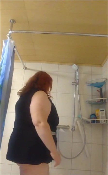 Watch me, a hot SSBBW, take a shower.