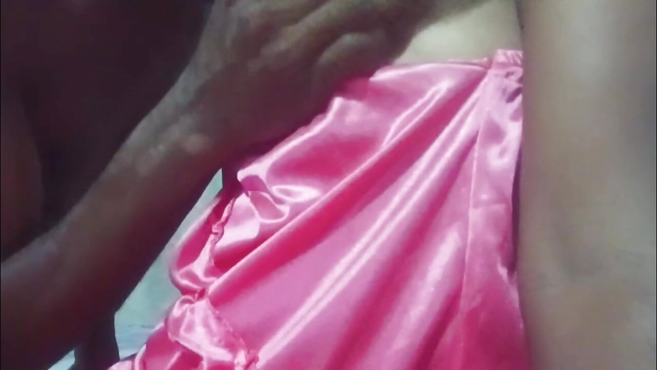 Amateur Indian MILF Enjoying Monster Cock sex With Her Boyfriend In Hotel Room First Time