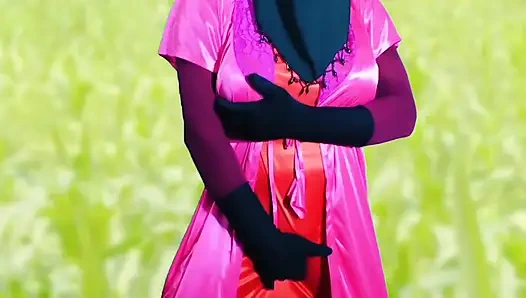 Schwanz in Shalis enge muschi eingeführt