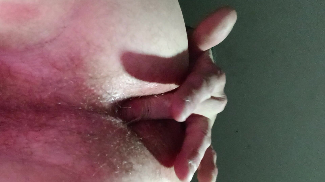 No more than 3 fingers