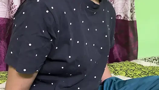 Bhabhi change her dress when i see her