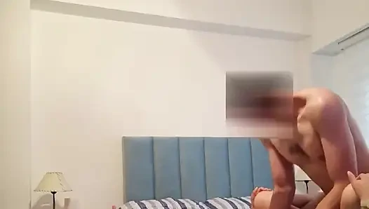 Он разрушил мой душ с маслянистой игрой сисек, и его извинения были грубый трах