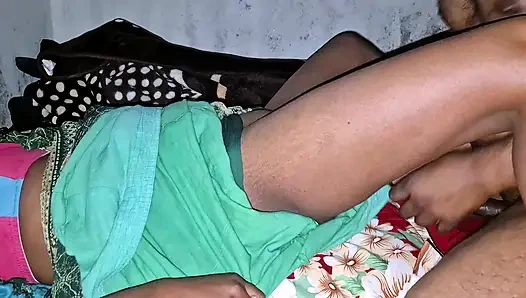 Satu malam berdiri dengan wanita desi India dan suami desi terangsang