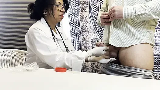 Hemşire sperm örneği almasına yardım ediyor, buna bayılıyor!