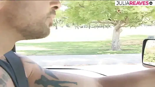 Büyük memeli bebek canavar bir yarakla sert sikişten sonra döl yiyor