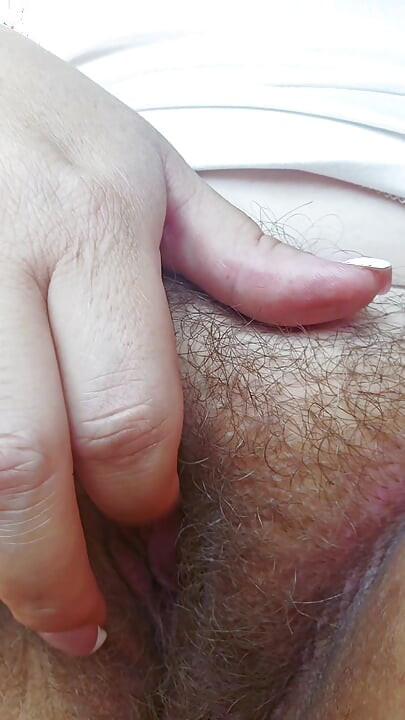 Ehefrau fingert muschi und gibt mir dann kopf auf der straße!