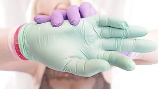 Asmr: 4 capas de guantes de nitrilo y galleta