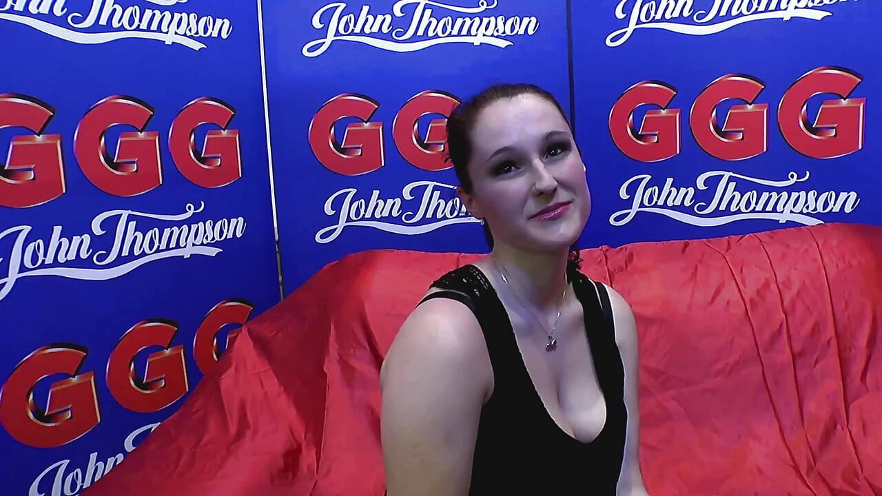 Ggg John Thompson - drhtanje sperme dok gangbanging u podrumu