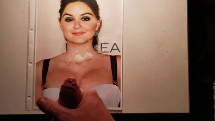 Ariel Winter Sperma-Tribut 3