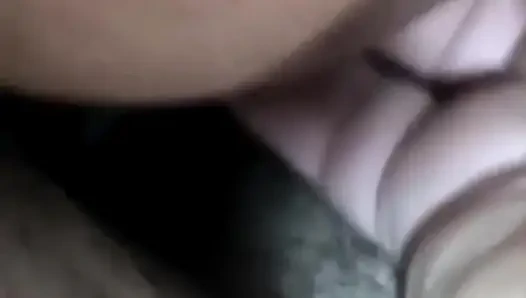 Duşta seks yaparken tutkuyla duşta sikiliyor