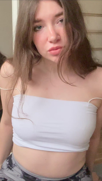 I need someone who can handle a horny girl 😈