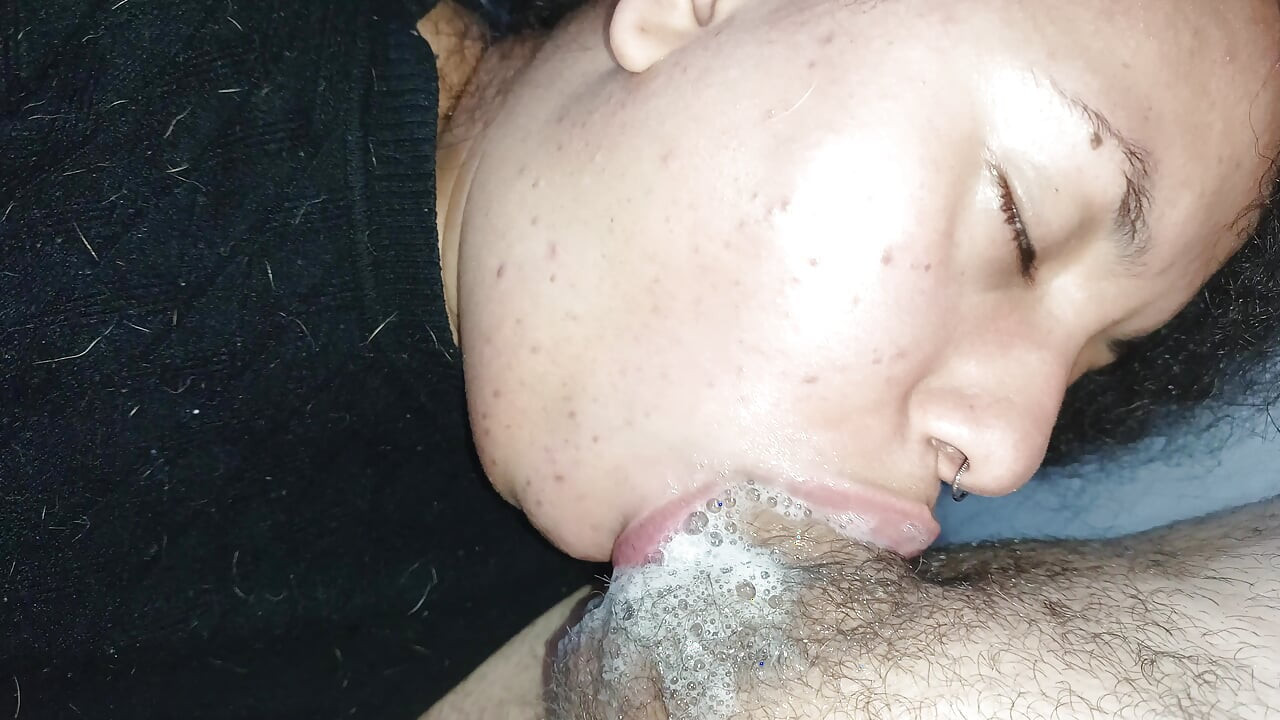 GOOD GIRL, SO NAUGHTY FUCKING HER THROAT ON THE STALK OF THE DESTROYED COCK
