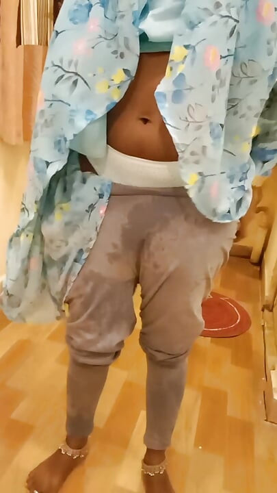 I Seduced Bank Guy in Bra-panties for Emi - Tamil Handjob & Nipple Play! Indianhotwifex
