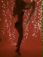 Doutzen Kroes dancing