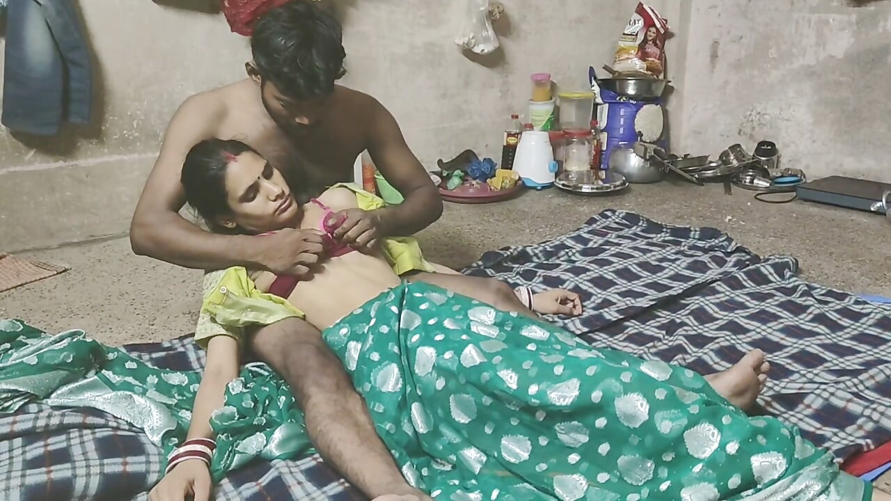 Randi bhabhi chudwane ke liye Bechain thi night sex hindi