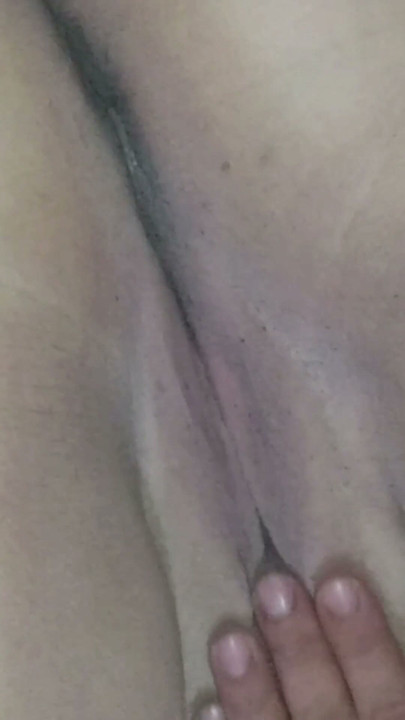 Close-up of wiggling pussy lips - Tribute to Jeff Beck - Slow motion | Clip 1