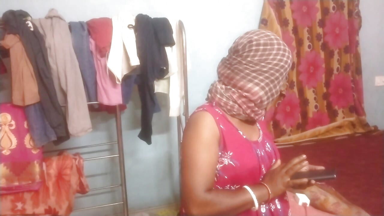Sauteli Bhabhi ka jhaat chhilte chhilte pel diya