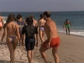 Charisma Carpenter - ¡culo grueso y muslos! (vigilantes de la playa)