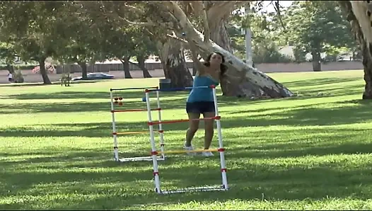 Cooter remaja lezat yang luar biasa mengharapkan terbuka lebar untuk tongkat cinta yang megah