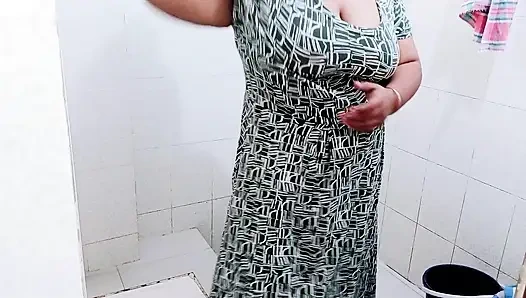 Morjenabb_I ngentot istriku sambil berdiri sambil mandi. Video xxx seks panas desi