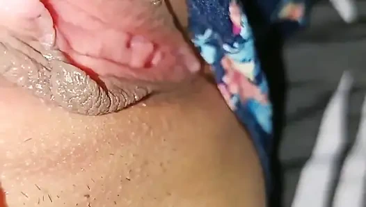 Gadis hot india mumbai lagi asik masturbasi pakai jari-jarinya