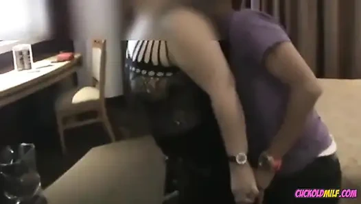 Aldatılan orta yaşlı seksi kadın - aldatan evli kadın